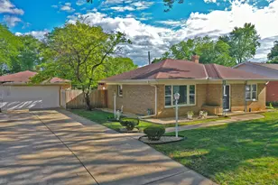 1521 Birchlawn Pl, Ottawa, IL 61350 - Photo 1