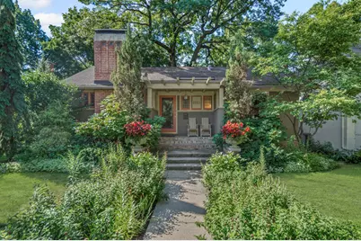 2111 W Greenleaf Avenue, Chicago, IL 60645 - Photo 1