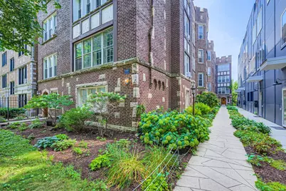 1529 W Estes Avenue #1A, Chicago, IL 60626 - Photo 1