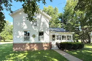 512 N Franklin Ave, Polo, IL 61064 - Photo 1
