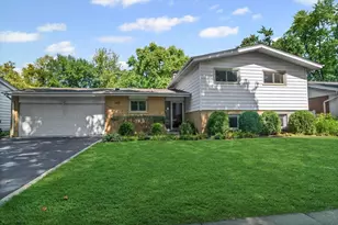1414 W Grove St, Arlington Heights, IL 60005 - Photo 1