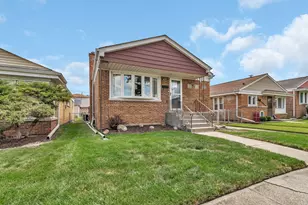 5725 S Monitor Ave, Chicago, IL 60638 - Photo 1
