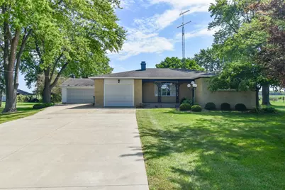 1542 E 18th Road, Streator, IL 61364 - Photo 1