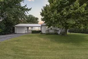 976 E Cedarville Rd, Freeport, IL 61032 - Photo 1