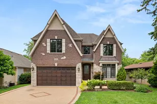 676 S Swain Ave, Elmhurst, IL 60126 - Photo 1