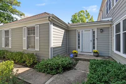 11 Warwick Lane, Lincolnshire, IL 60069 - Photo 1