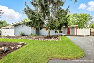 806 Nancy Ln, McHenry, IL 60051 - Photo 1