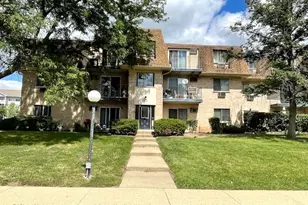 222 Shorewood Dr, Glendale Heights, IL 60139 - Photo 1