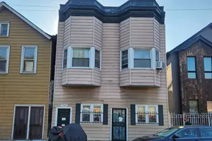 1742 N California Ave, Chicago, IL 60647 - Photo 1