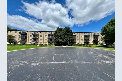 2420 E Brandenberry Court #1K, Arlington Heights, IL 60004 - Photo 1