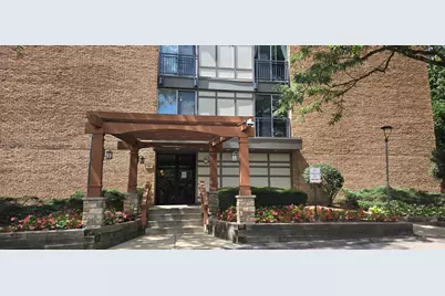 1811 Four Lakes Avenue #4J, Lisle, IL 60532 - Photo 1