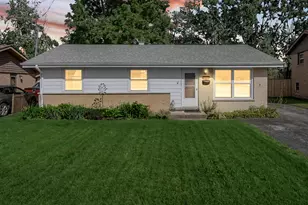 13209 E Playfield Dr, Crestwood, IL 60418 - Photo 1