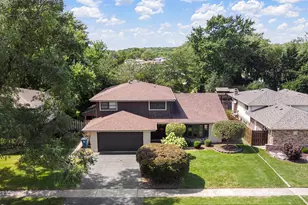 10562 S 84th Ave, Palos Hills, IL 60465 - Photo 1