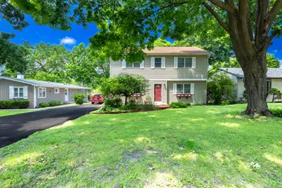 1719 S 4th Place, Saint Charles, IL 60174 - Photo 1