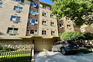 420 W Aldine Ave, Chicago, IL 60657 - Photo 1