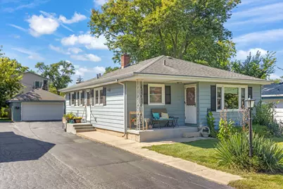 428 S Warwick Avenue, Westmont, IL 60559 - Photo 1