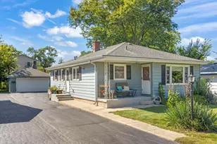 428 S Warwick Ave, Westmont, IL 60559 - Photo 1