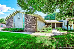 408 Waters Edge Dr, McHenry, IL 60050 - Photo 1