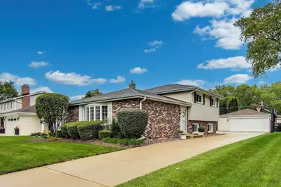 819 S Dryden Place, Arlington Heights, IL 60005 - Photo 1