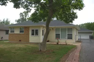 2713 Wilke Rd, Rolling Meadows, IL 60008 - Photo 1