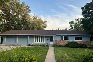 159 N Park St, Westmont, IL 60559 - Photo 1