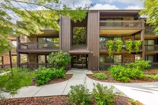 9609 S Austin Ave, Oak Lawn, IL 60453 - Photo 1