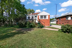 428 W 6th St, Momence, IL 60954 - Photo 1