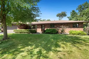 6012 Abington Dr, Rockford, IL 61109 - Photo 1