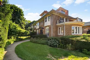 693 Sheridan Rd, Wilmette, IL 60091 - Photo 1