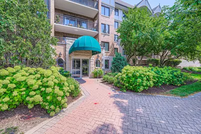 5 S Pine Street #302, Mount Prospect, IL 60056 - Photo 1