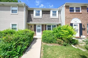 936 Cardiff Ct, Schaumburg, IL 60194 - Photo 1