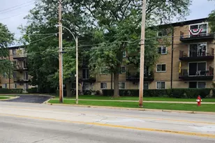 2424 E Oakton St, Arlington Heights, IL 60004 - Photo 1