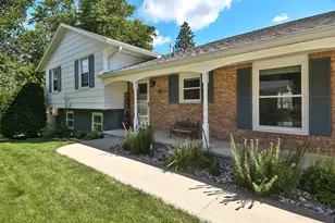 745 Towne Dr, Freeport, IL 61032 - Photo 1