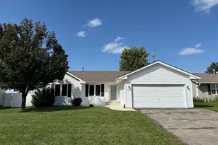 620 Cranbrook Ln, Mount Morris, IL 61054 - Photo 1