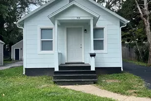 950 Harriet Ave, Aurora, IL 60505 - Photo 1