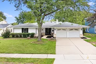 1327 Churchill Rd, Schaumburg, IL 60195 - Photo 1