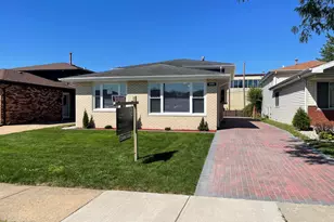 13912 S Manistee Ave, Burnham, IL 60633 - Photo 1