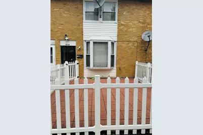 2017 Pine Street #B, Des Plaines, IL 60018 - Photo 1