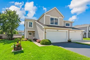 1419 S Pembroke Dr, South Elgin, IL 60177 - Photo 1