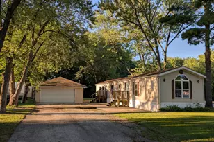 642 W Bergera Rd, Braidwood, IL 60408 - Photo 1