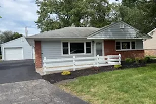 419 Suwanee St, Park Forest, IL 60466 - Photo 1