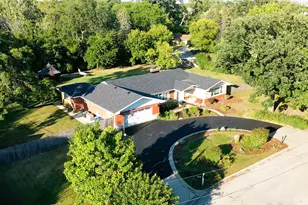 1010 Crabtree Ln, Des Plaines, IL 60016 - Photo 1