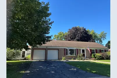 10 Oakwood Drive, Pontiac, IL 61764 - Photo 1