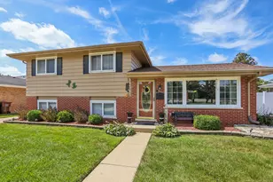 18040 Olympia Dr, Country Club Hills, IL 60478 - Photo 1