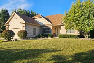 639 Indian Ridge Dr, Antioch, IL 60002 - Photo 1