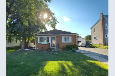 512 N Emroy Avenue, Elmhurst, IL 60126 - Photo 1