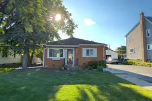 512 N Emroy Ave, Elmhurst, IL 60126 - Photo 1