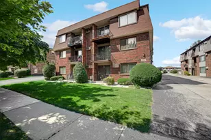 9832 Nottingham Ave, Chicago Ridge, IL 60415 - Photo 1