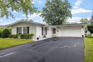 927 Putnam Dr, Lockport, IL 60441 - Photo 1