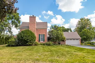 370 S Oriole Trail, Crystal Lake, IL 60014 - Photo 1